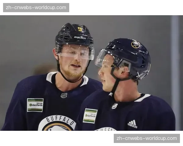 NHL季后赛首轮:卫冕冠军科罗拉多雪崩客场先下一城 NHL季后赛首轮:卫冕冠军科罗拉多雪崩客场先下一城